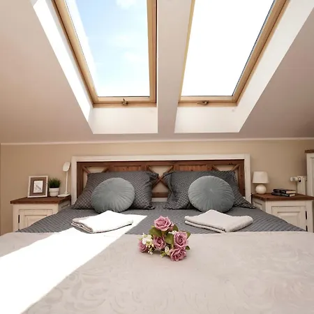 Mmrent Two-story *